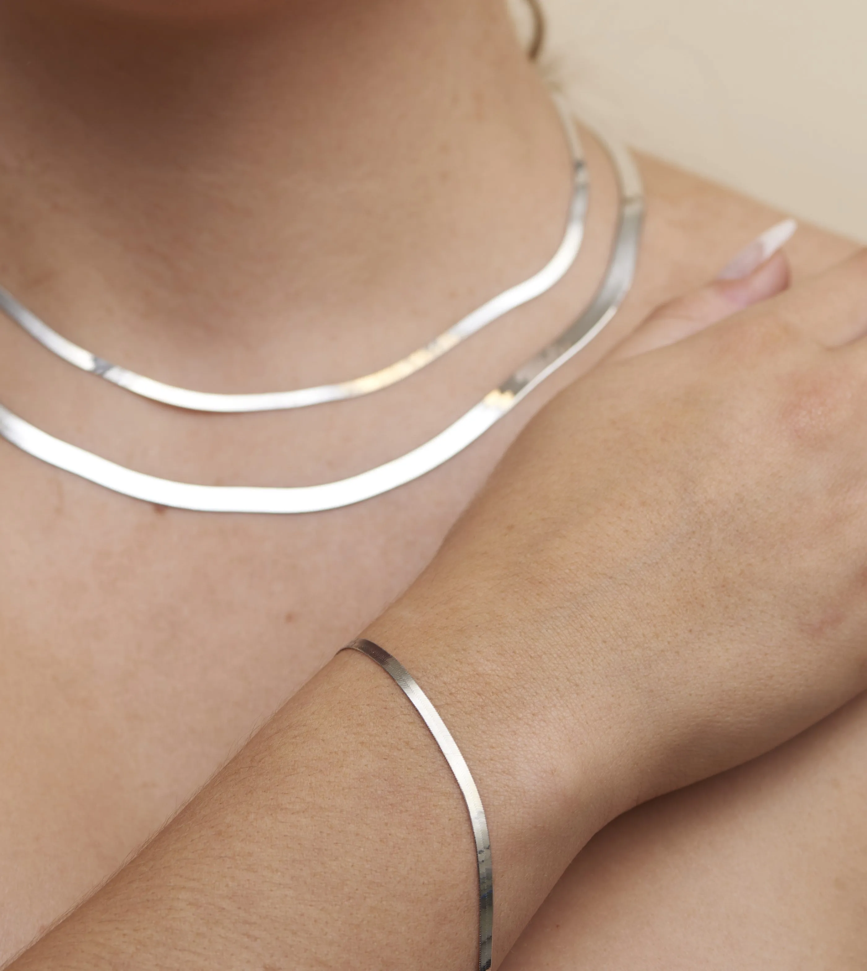 14k White Gold Herringbone Chain Bracelet