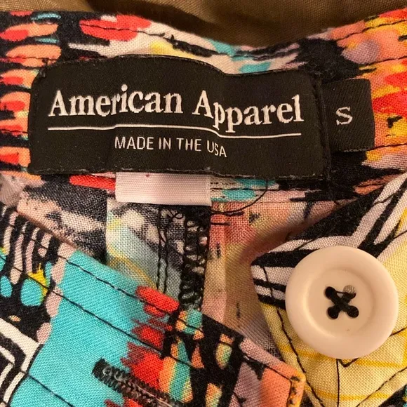 AA button‎ front skirt y2k