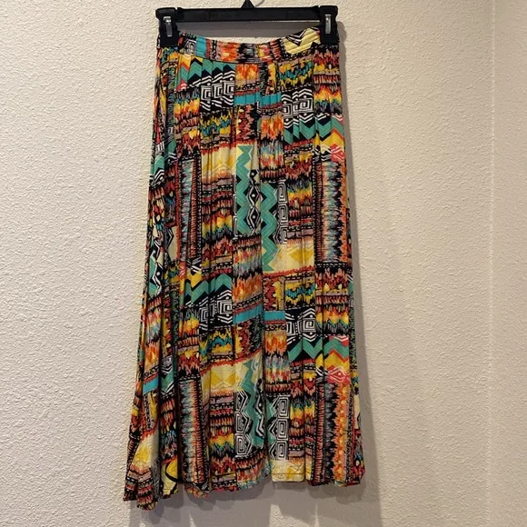 AA button‎ front skirt y2k
