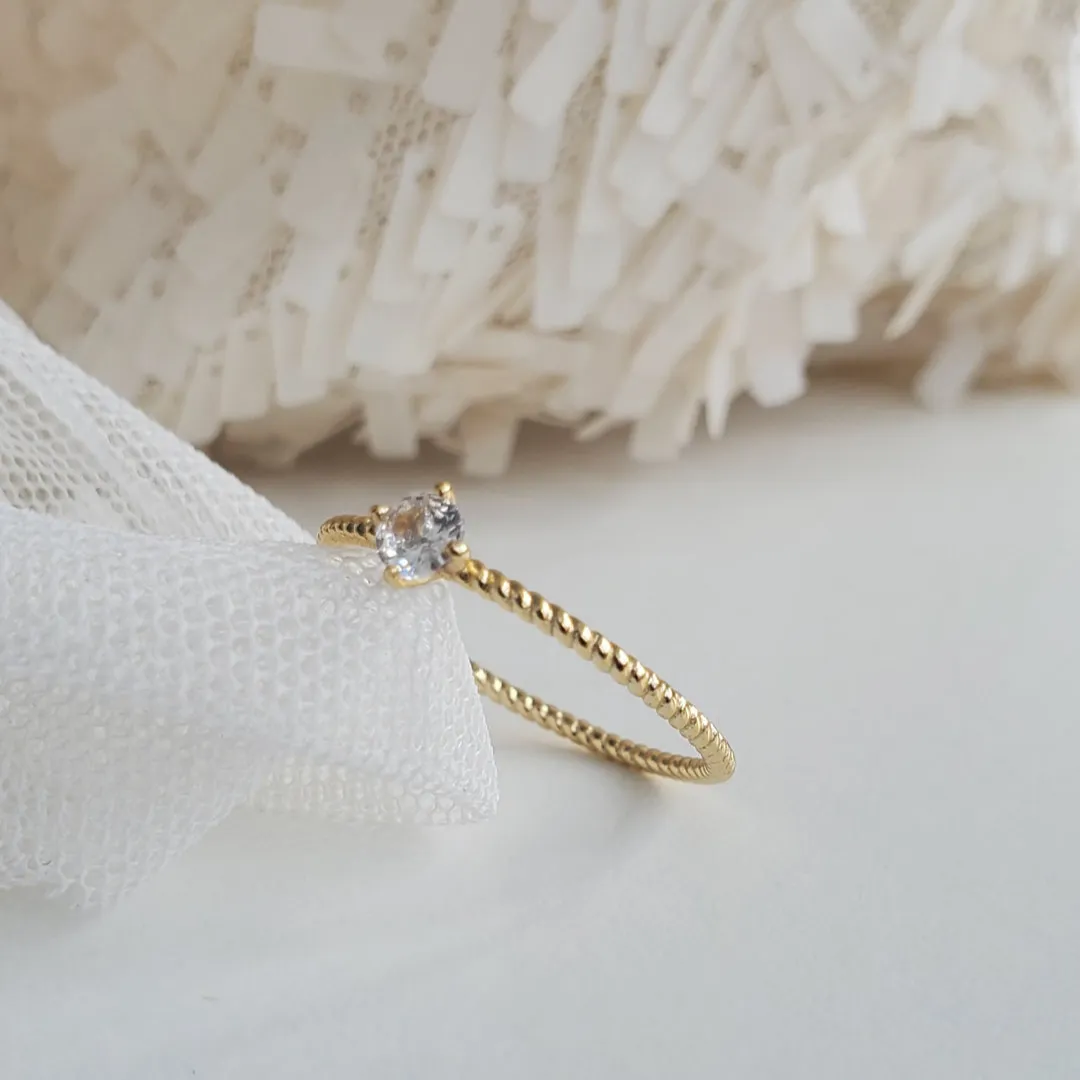 Delicate Lux Cable Ring