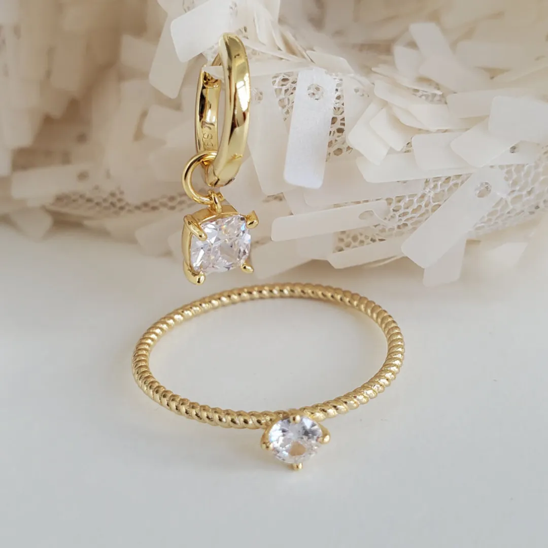 Delicate Lux Cable Ring