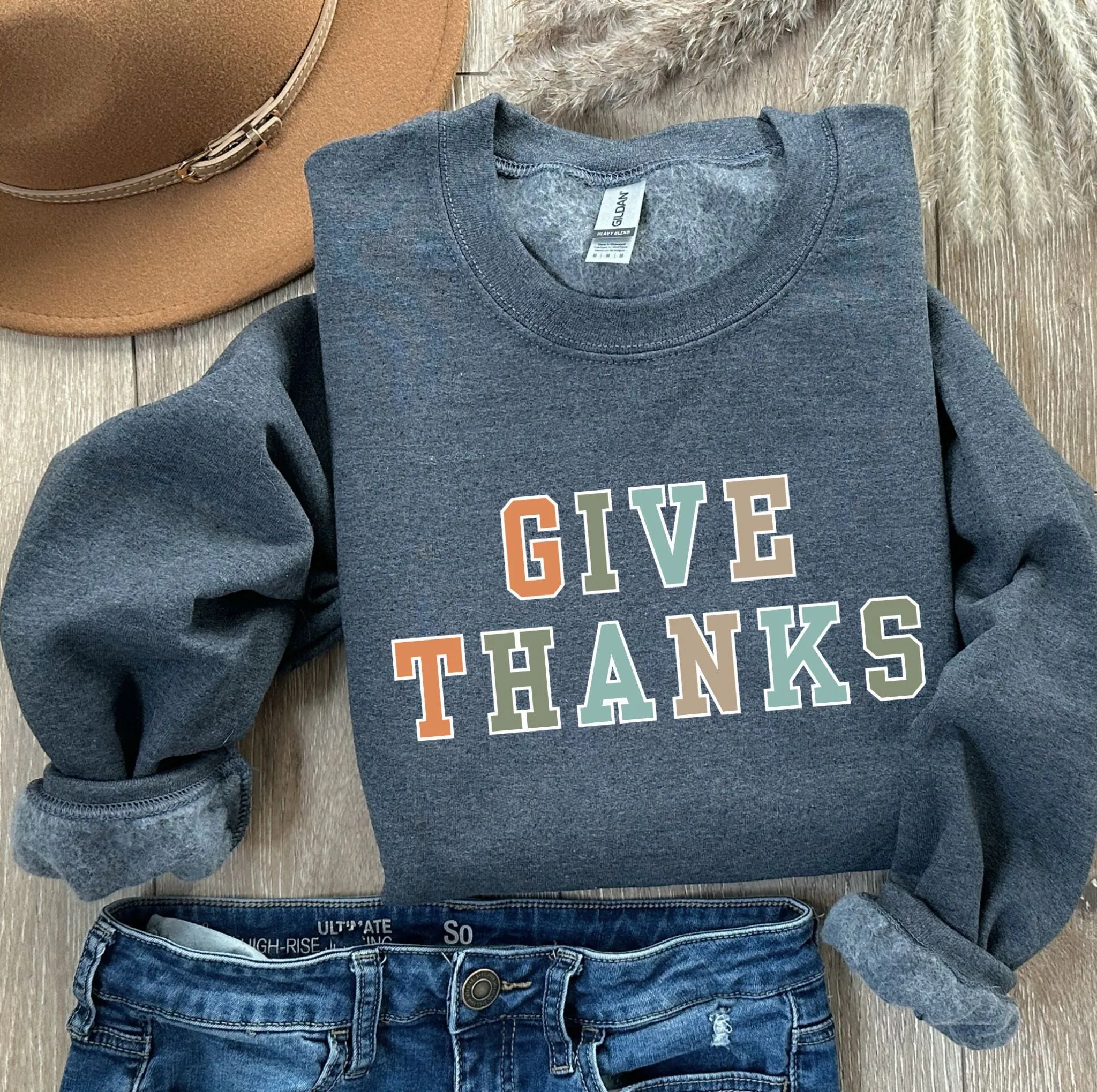 Give Thanks Women's Graphic Sweatshirt