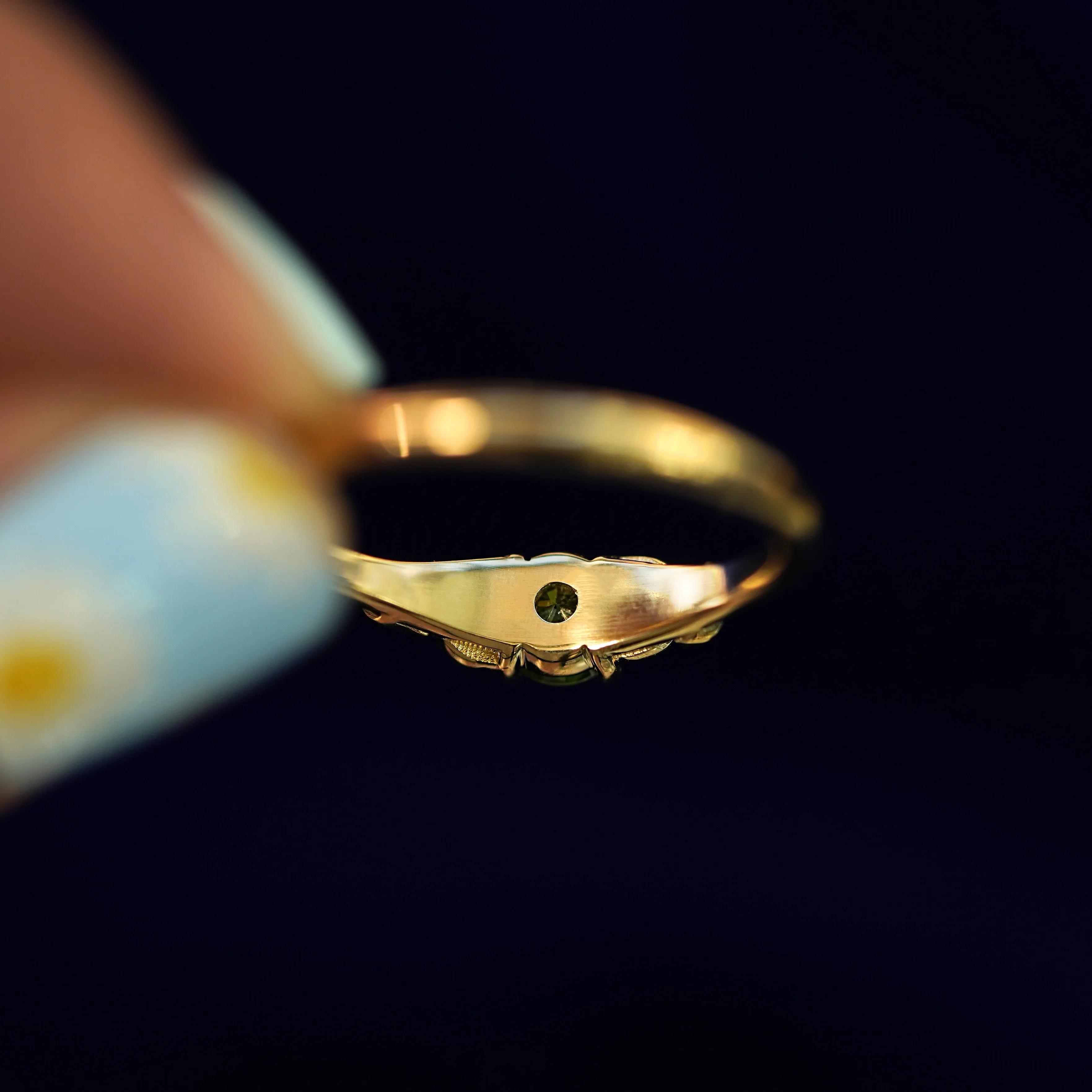 Green Diamond Leaves Ring