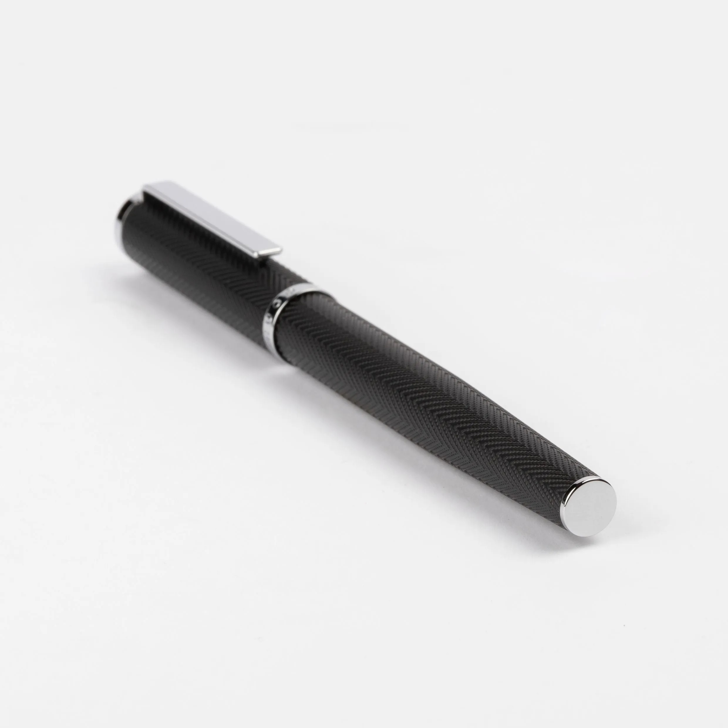 HUGO BOSS HSI1062B-Fountain pen Formation Herringbone Chrome