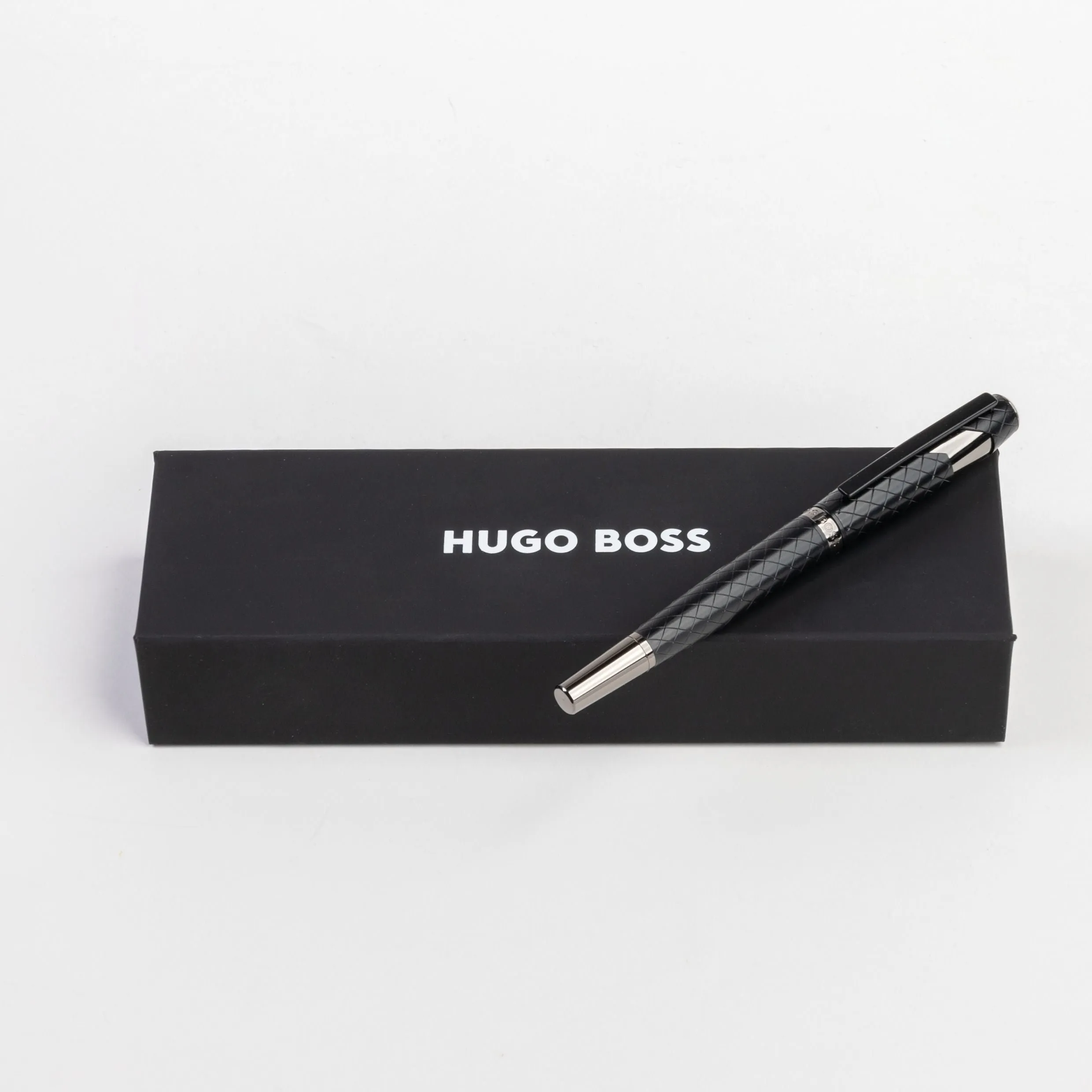 HUGO BOSS HSS2522A-Fountain pen Chevron Black