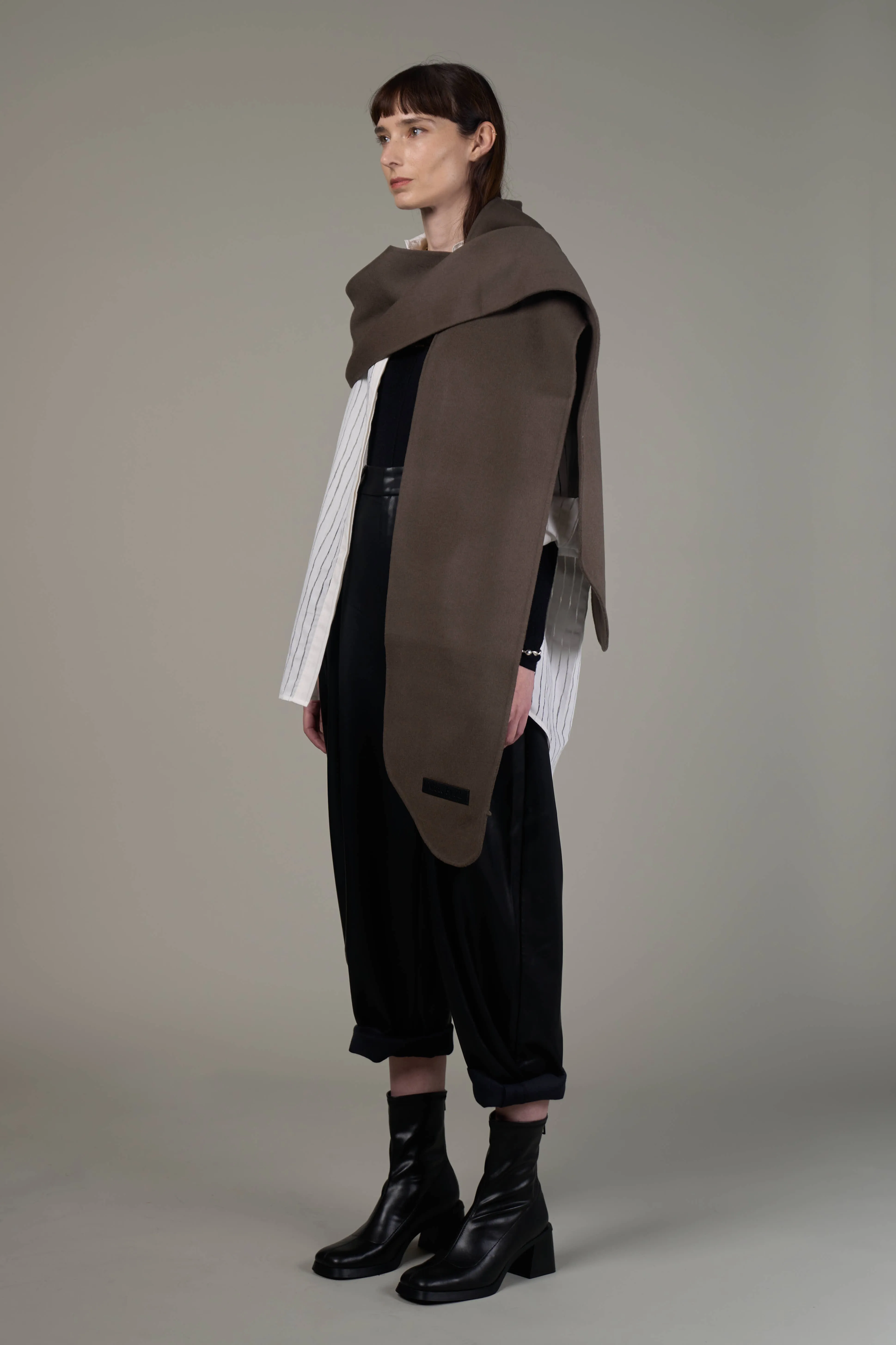 JLW009C Cortona Scarf Taupe