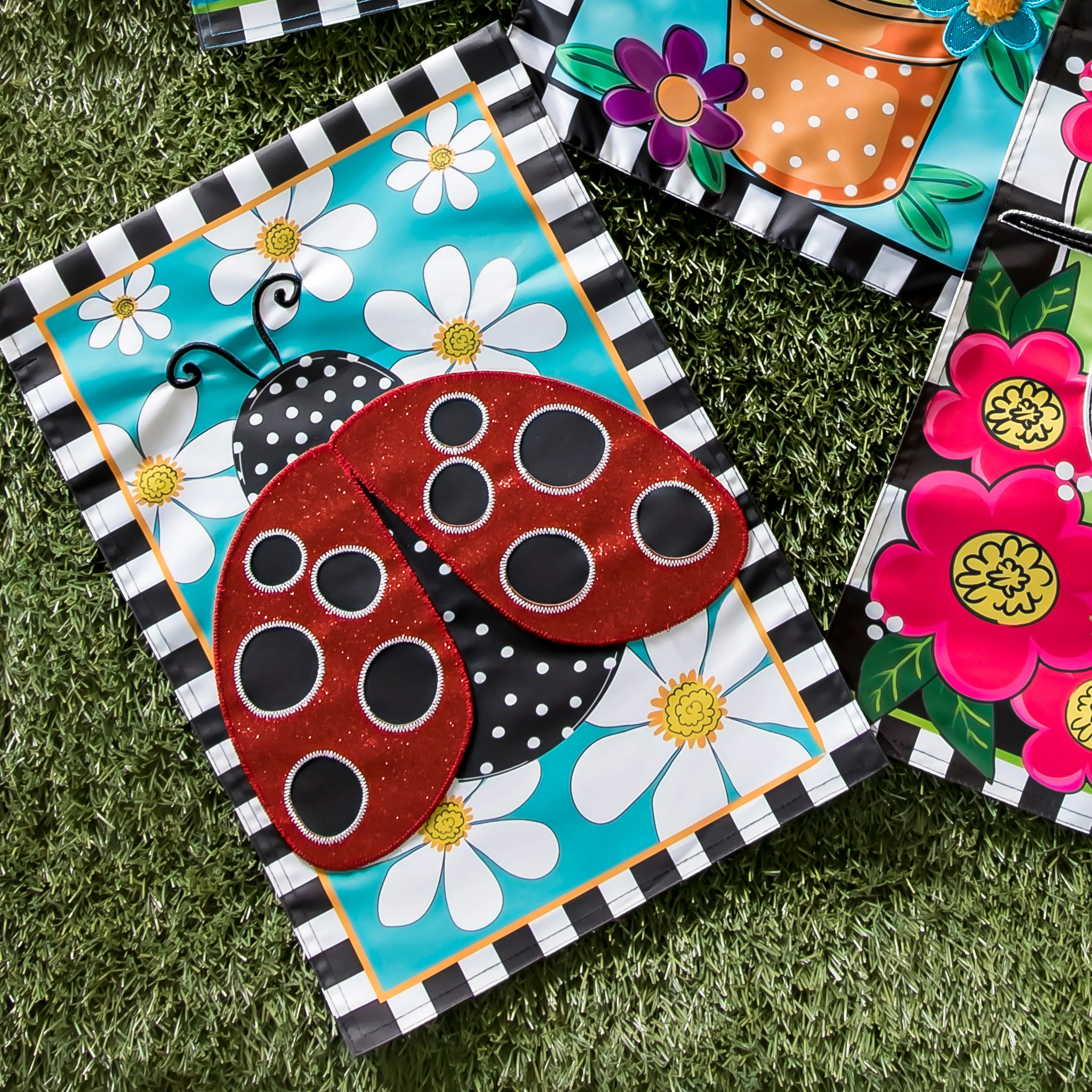 Ladybug with Daisies Garden Applique Flag,169450