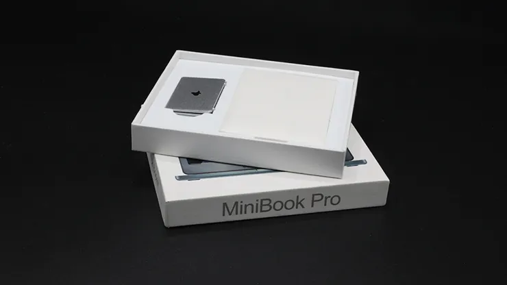 Minibook Pro (Gimmicks and Online Instructions) by Noel Qualter and Roddy McGhie