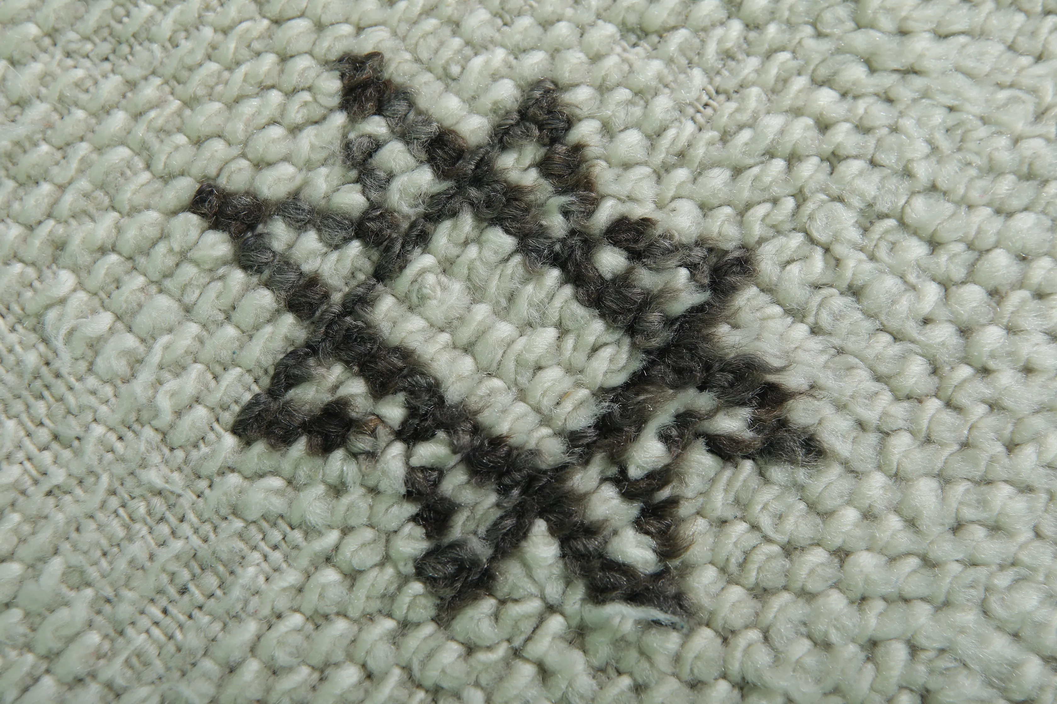 Moroccan Rug 5.6 x 8.8 ft - Black and White Geometric Design