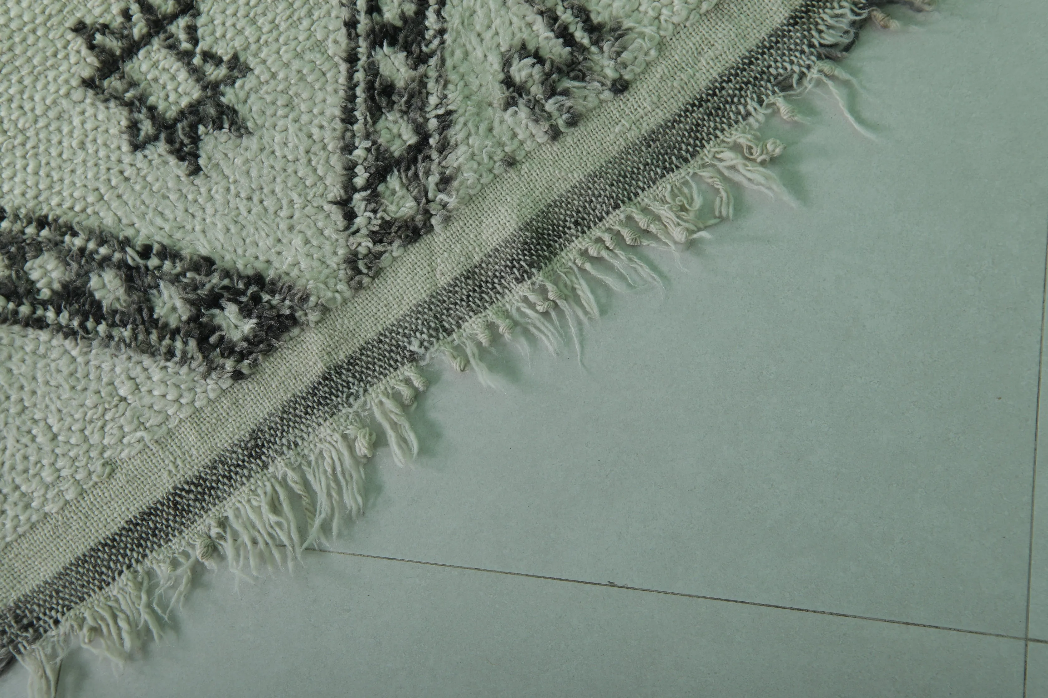 Moroccan Rug 5.6 x 8.8 ft - Black and White Geometric Design