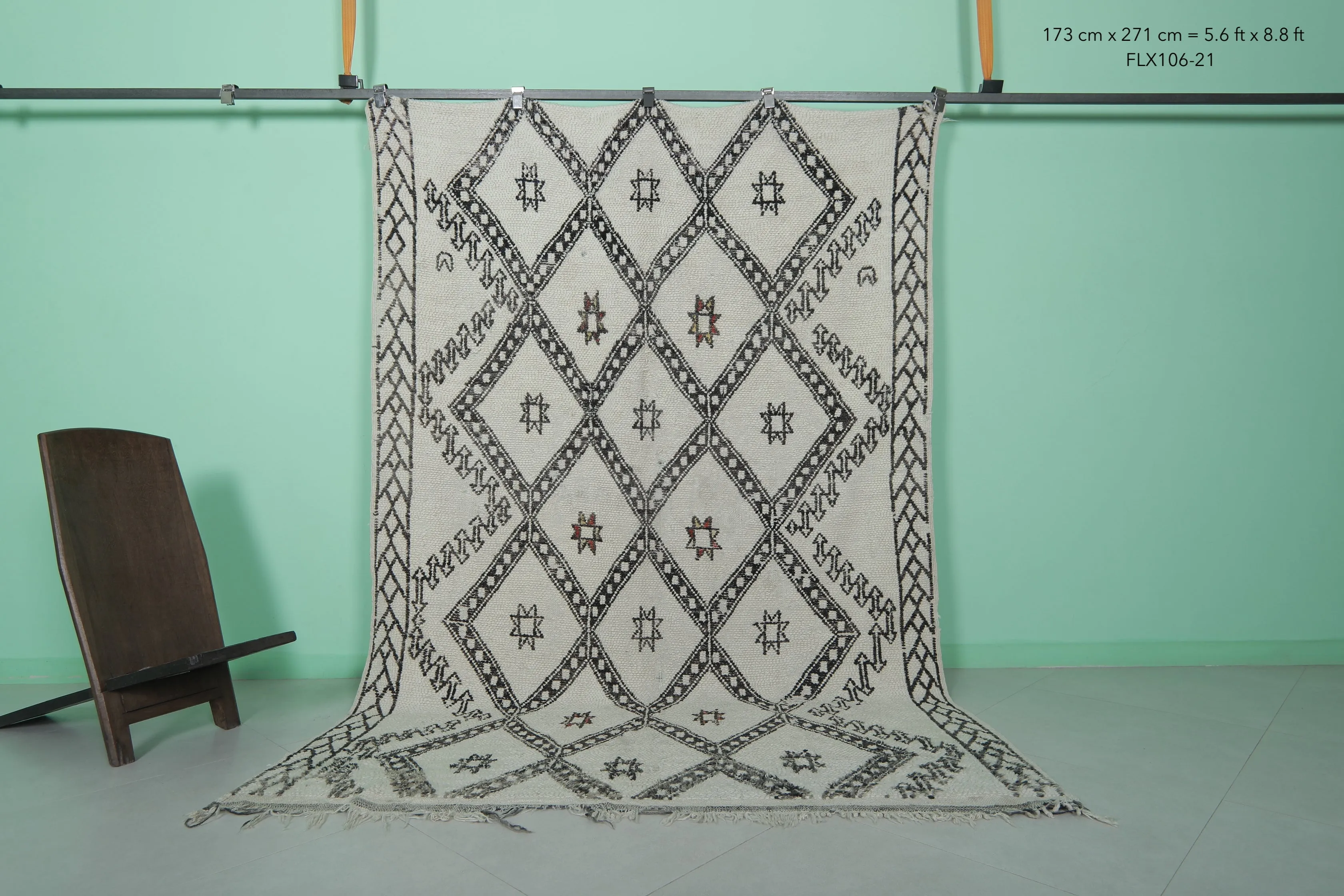 Moroccan Rug 5.6 x 8.8 ft - Black and White Geometric Design