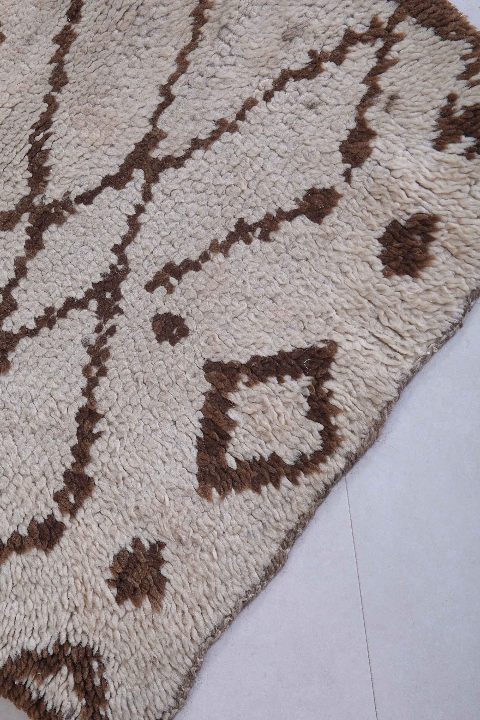 Moroccan Rug - Handwoven 2.4ft x 5.8ft | Classic Berber Diamond Design