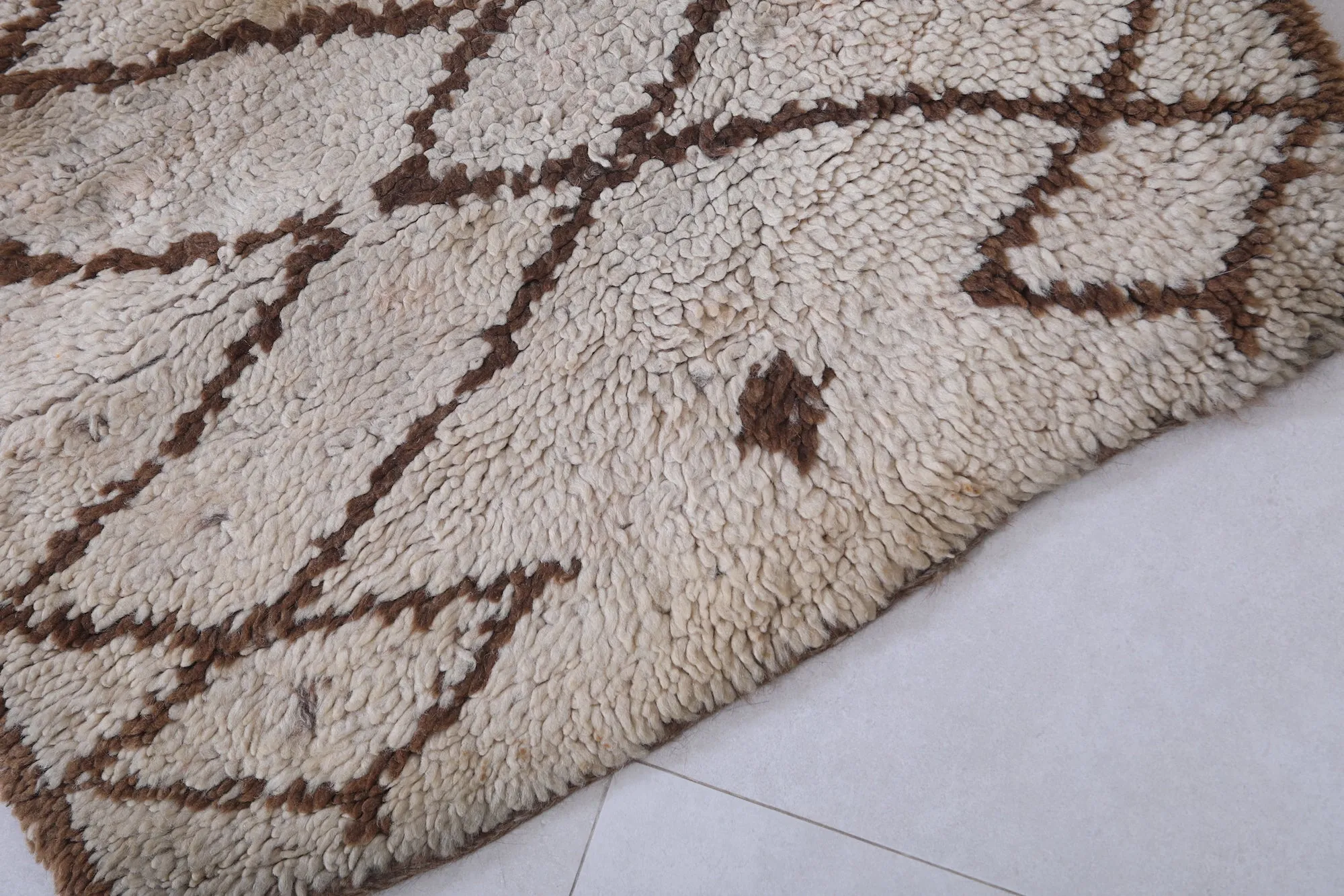 Moroccan Rug - Handwoven 2.4ft x 5.8ft | Classic Berber Diamond Design