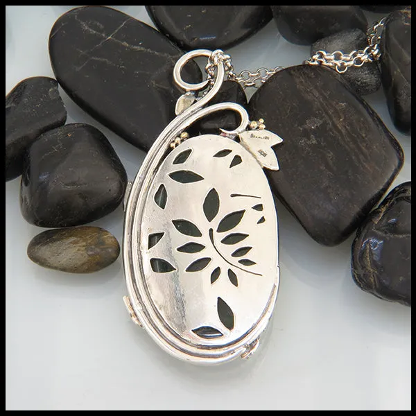 Moss Agate Scrolling Leaves Pendant in Silver and Gold