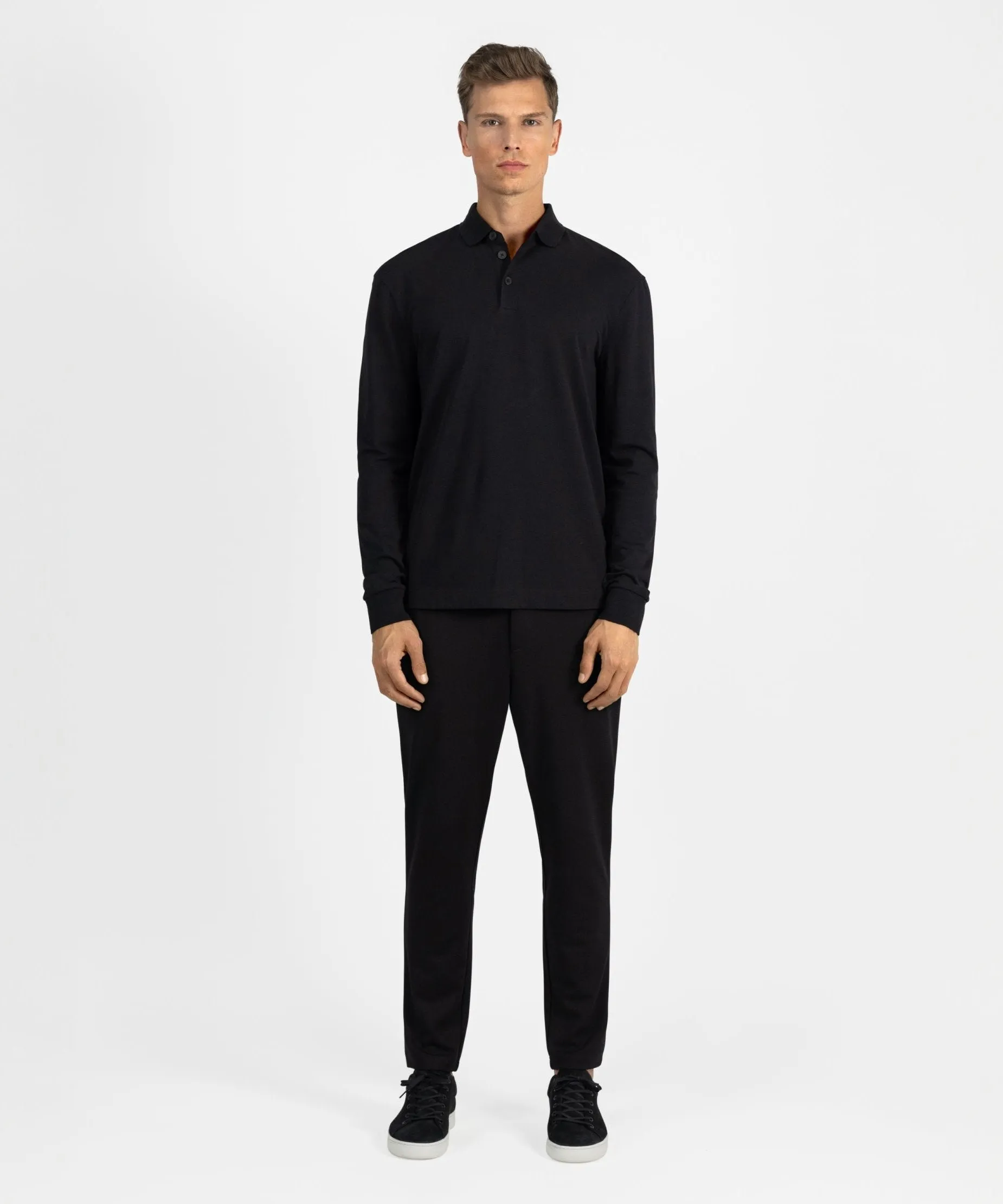 PO 01 Essence Longsleeve Black