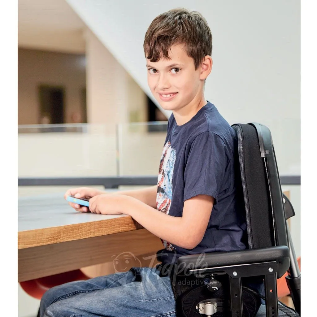 R82 Wombat Living Activity Chair