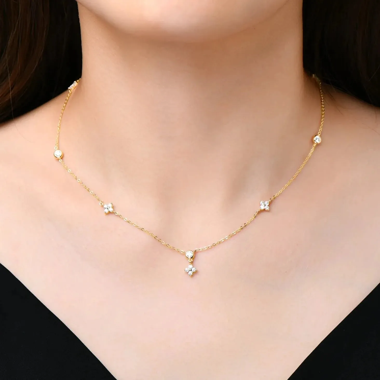 Round Cut Diamond Flower Pendant Necklace