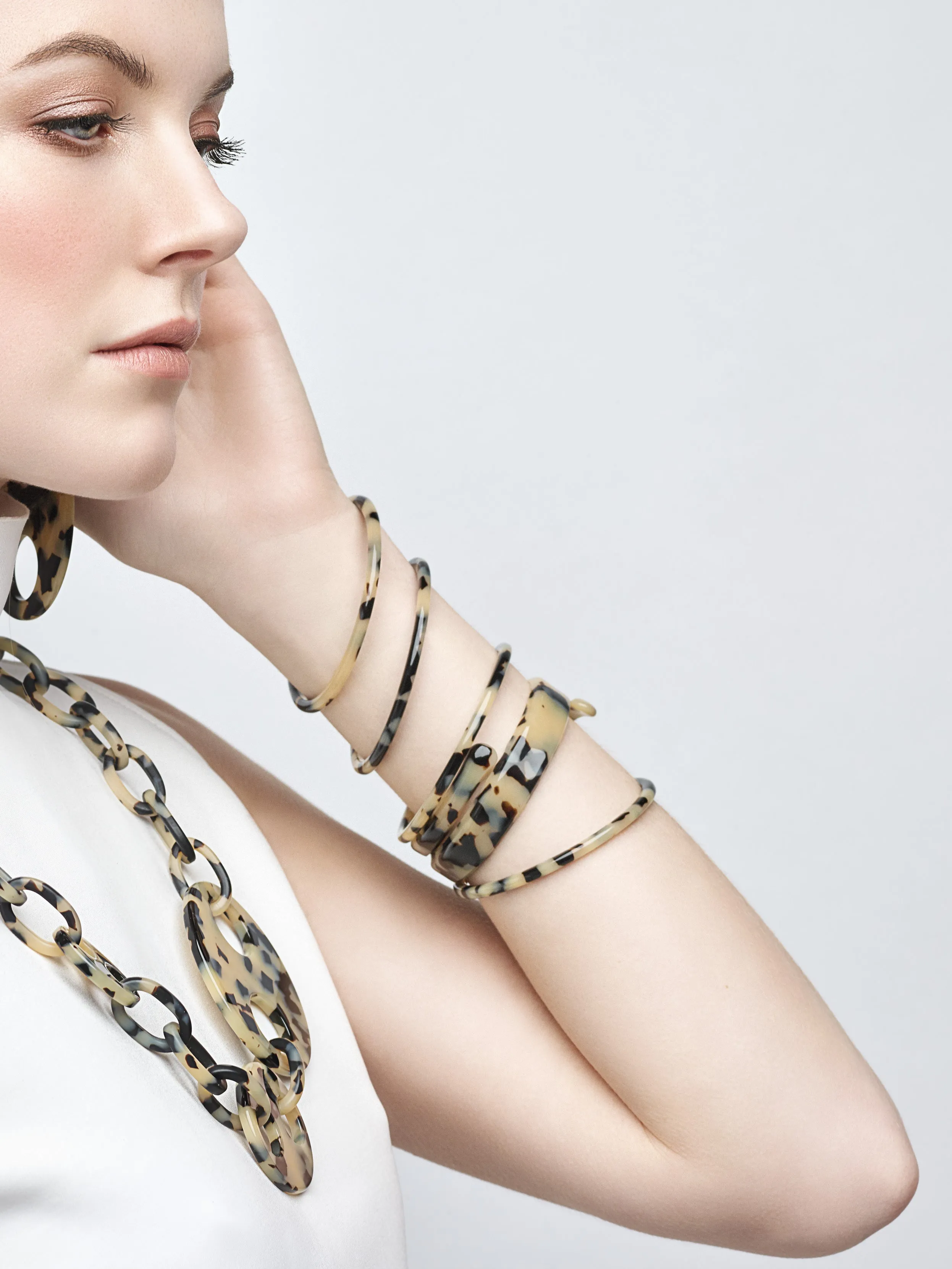 Sevin Light Tortoiseshell Spiral Bangle