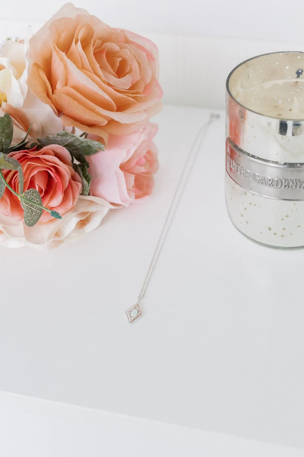 Sparkling Aura Pendant Necklace- Silver