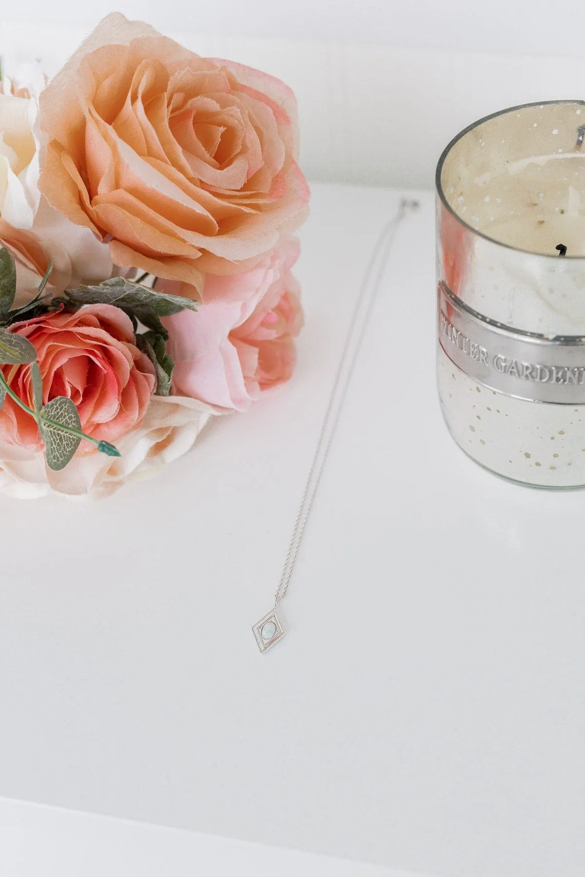 Sparkling Aura Pendant Necklace- Silver