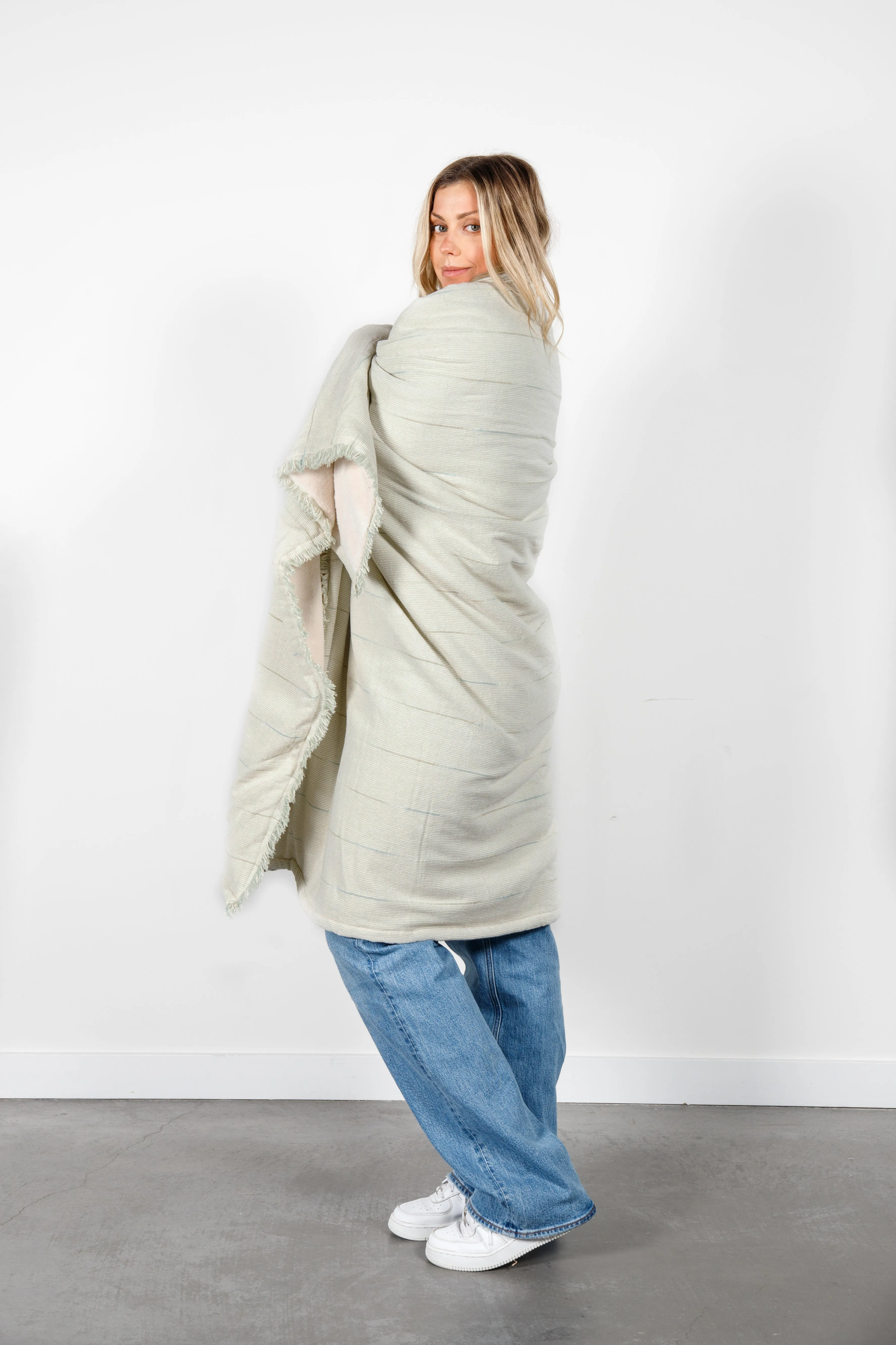Tofino Towel Everest Throw