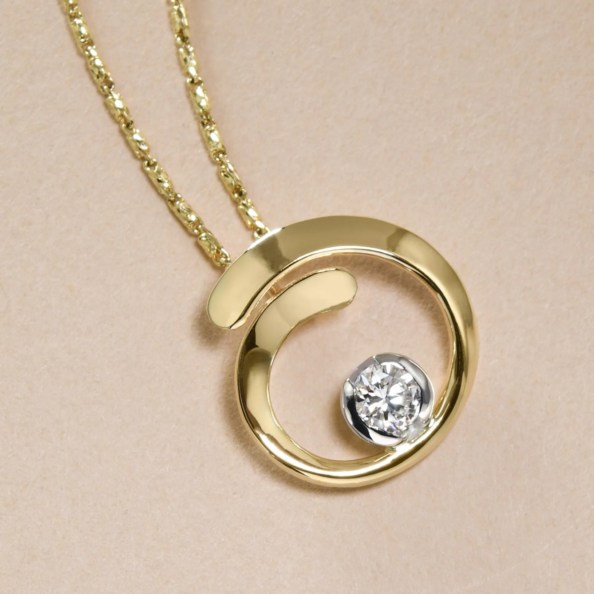 Tom Kruskal's Diamond Overlap Pendant