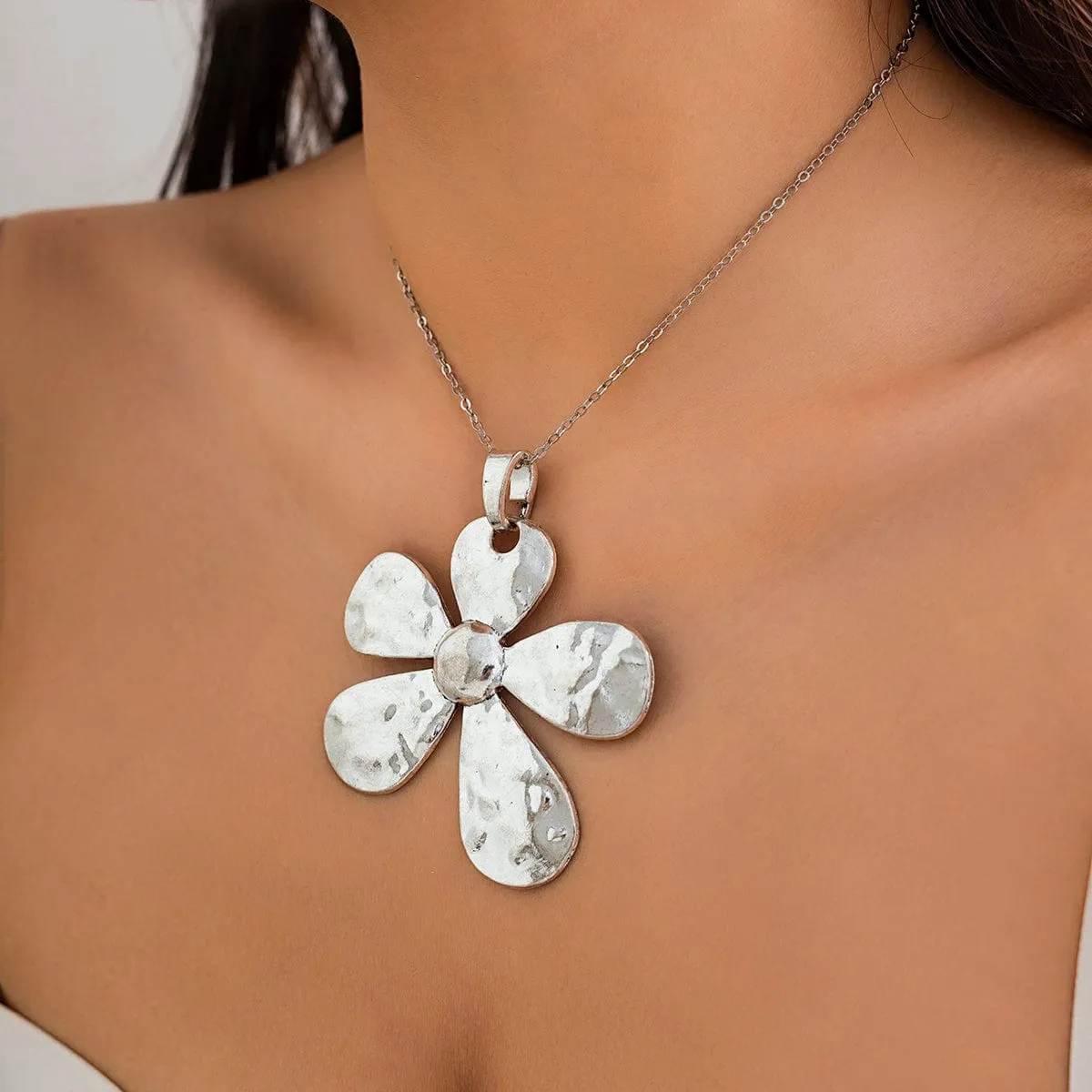 Trendy Five-Pedal Flower Cable Chain Necklace