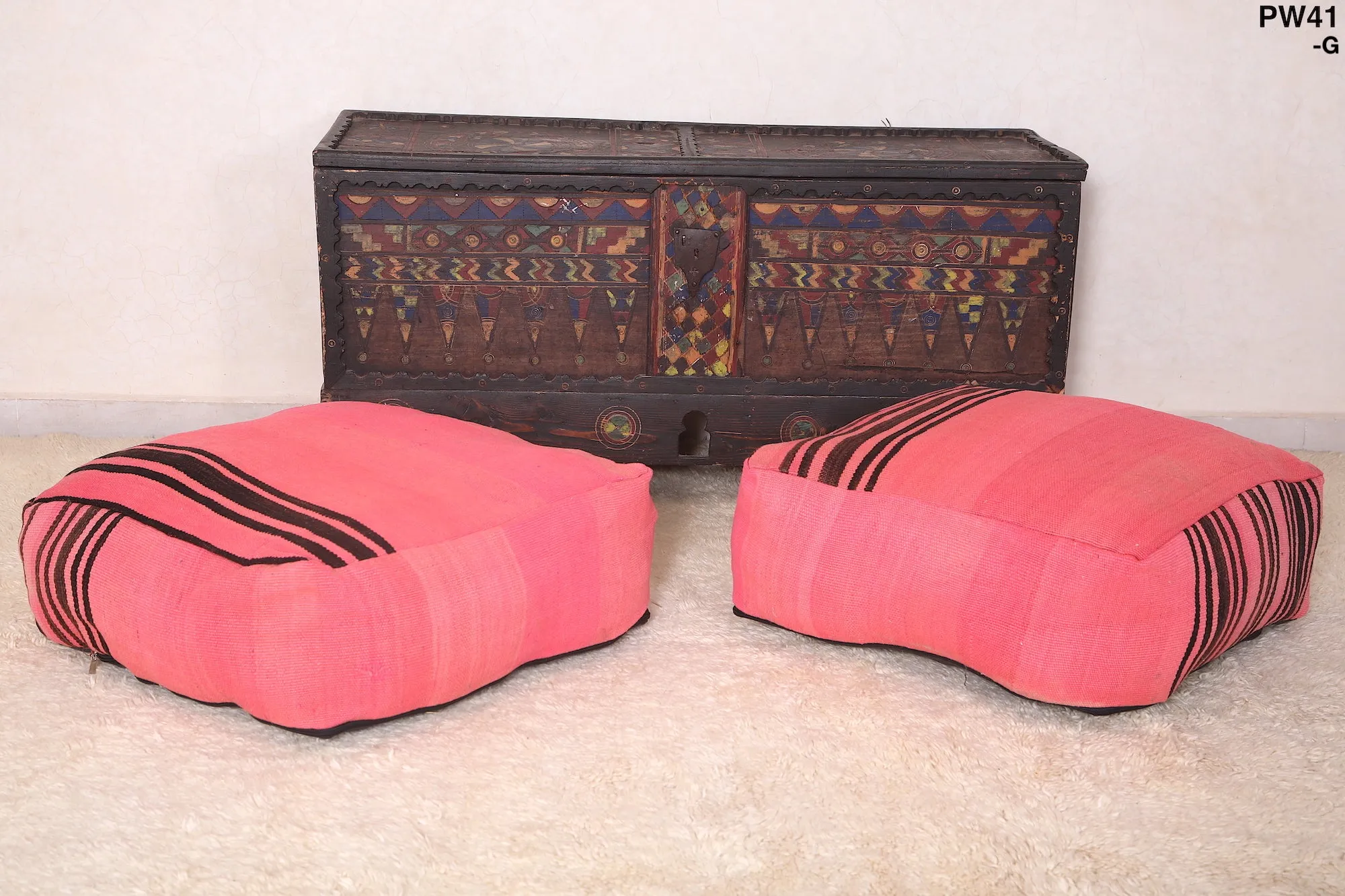 Two Moroccan handmade Ottoman Poufs in Pink Kilim