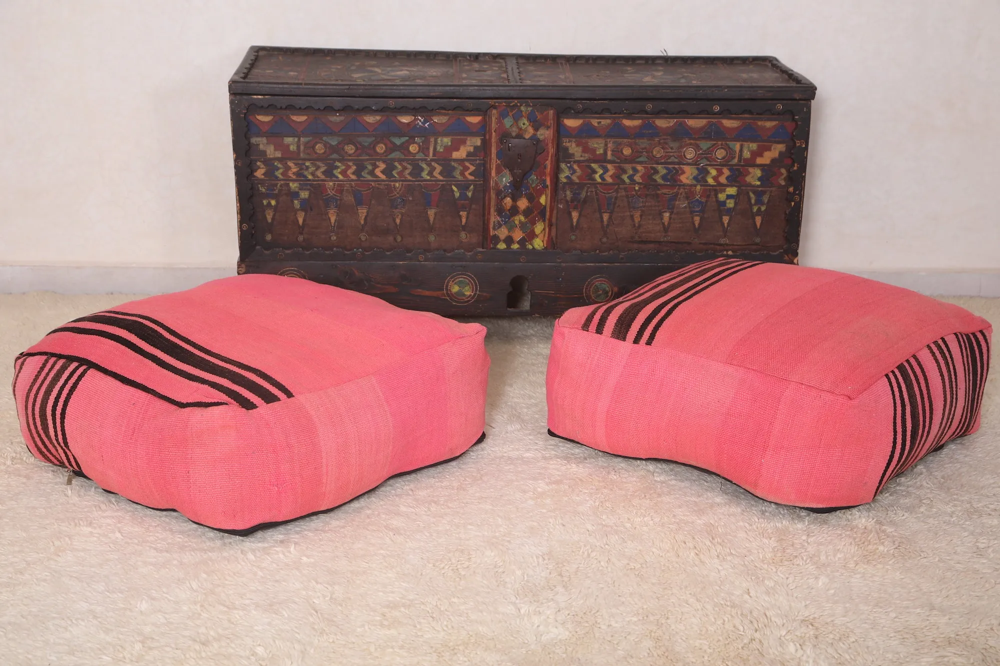 Two Moroccan handmade Ottoman Poufs in Pink Kilim