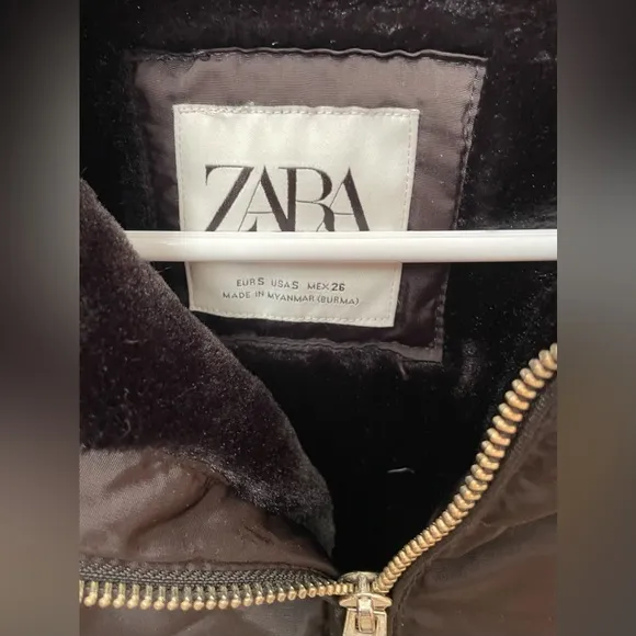 Zara small black down belted puffer jacket coat with faux fur detachable hood