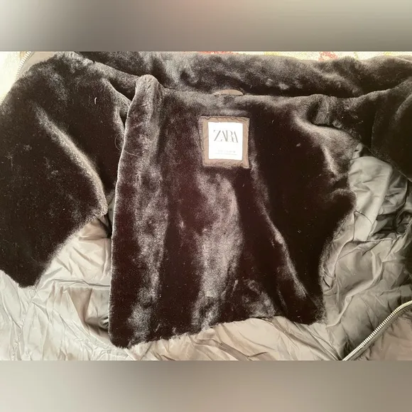 Zara small black down belted puffer jacket coat with faux fur detachable hood