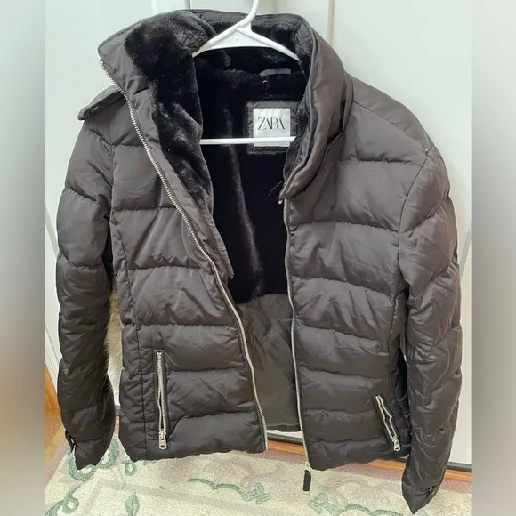 Zara small black down belted puffer jacket coat with faux fur detachable hood